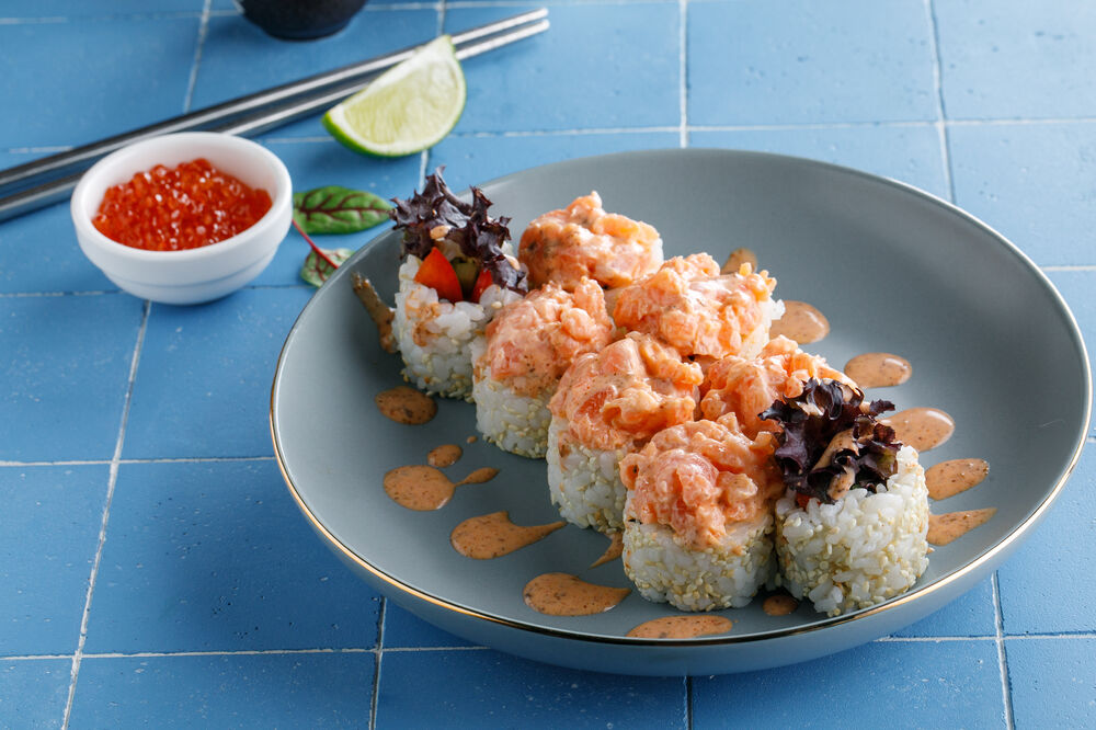Spicy roll with crab