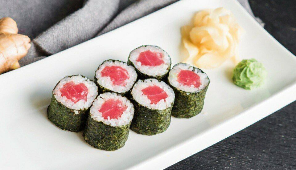 Roll with tuna
