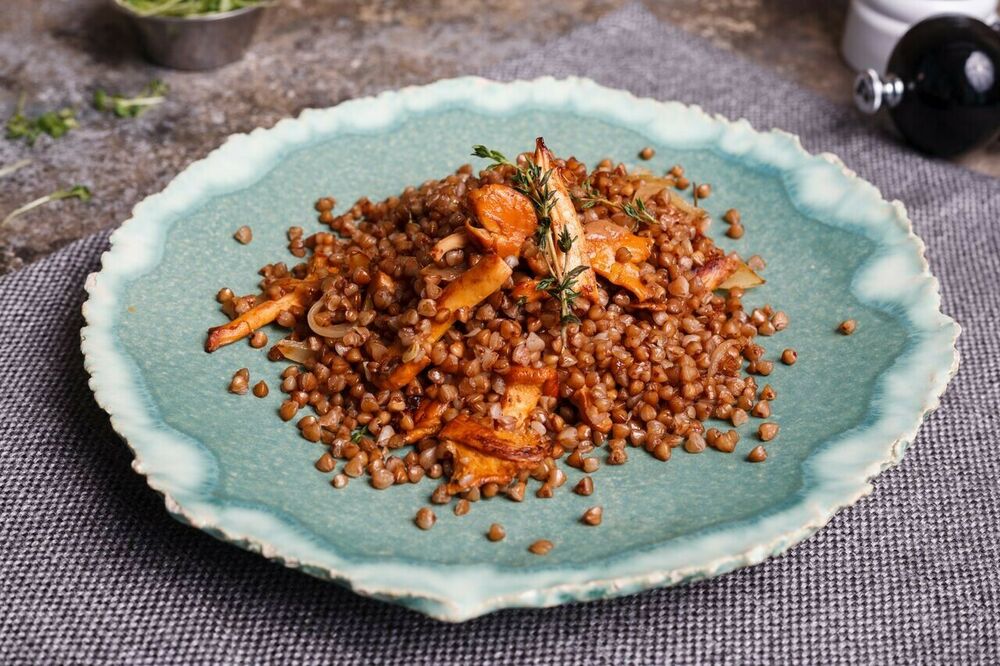 Buckwheat with chanterelles