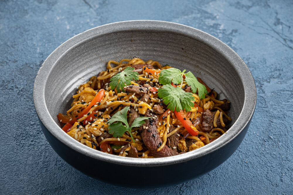 Wheat noodles Wok with beef