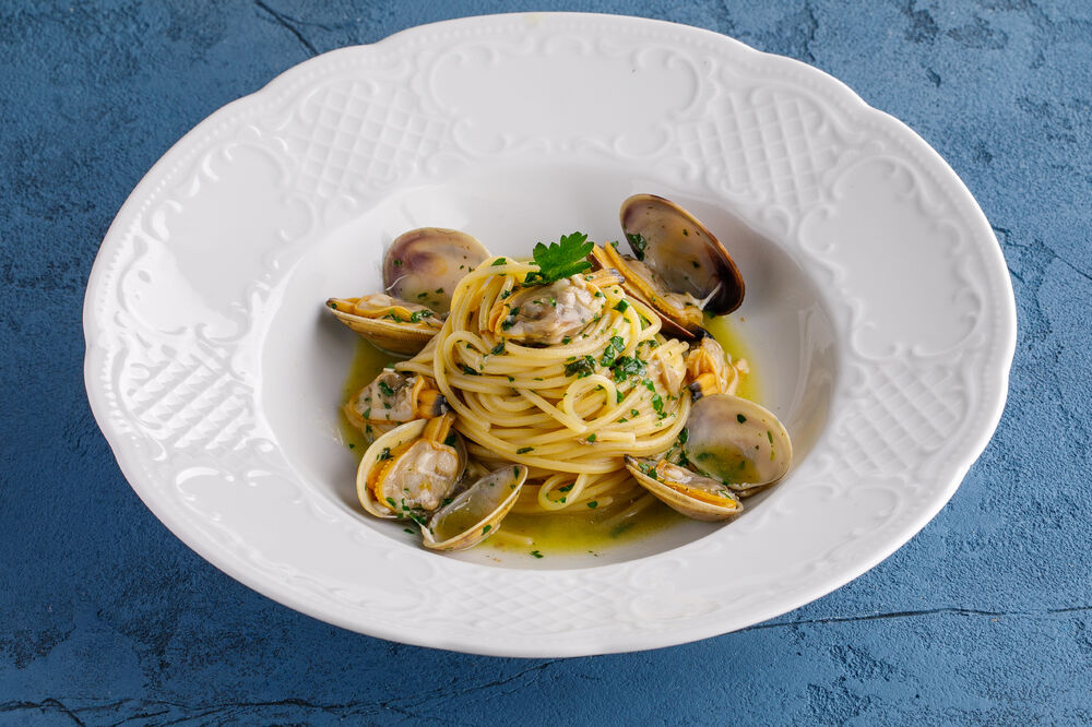 Spaghetti with clams