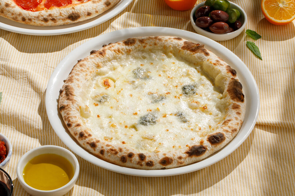 Quattro Formaggi pizza