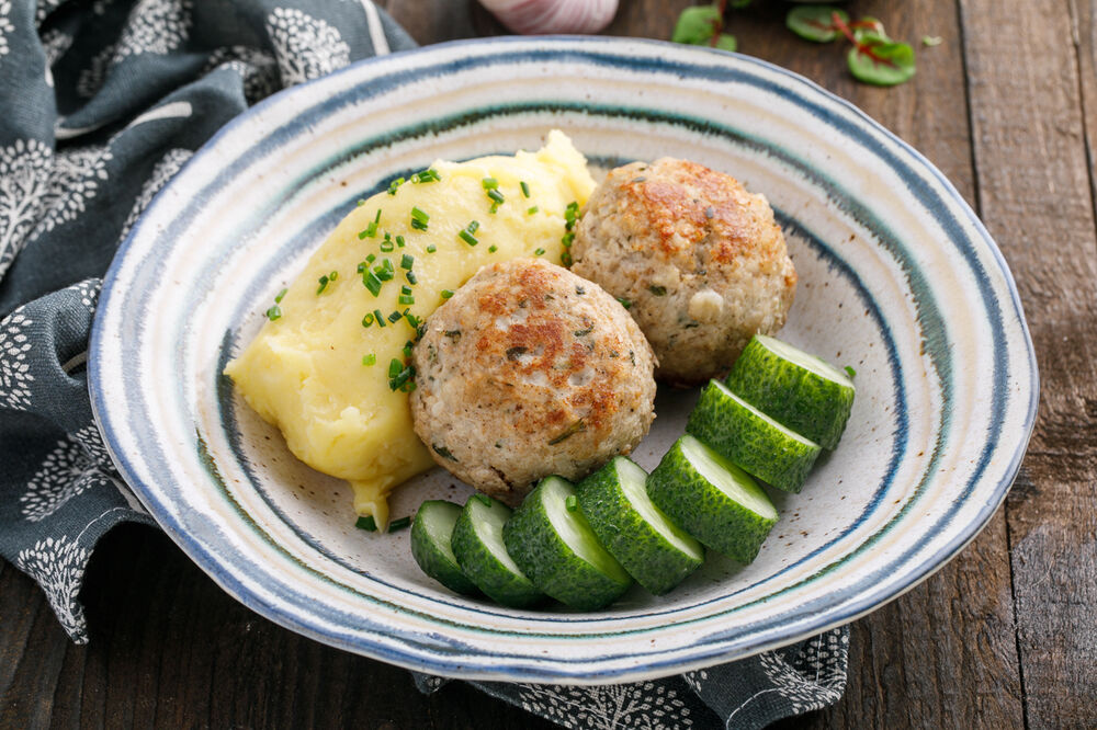 Turkey cutlets with mashed corn