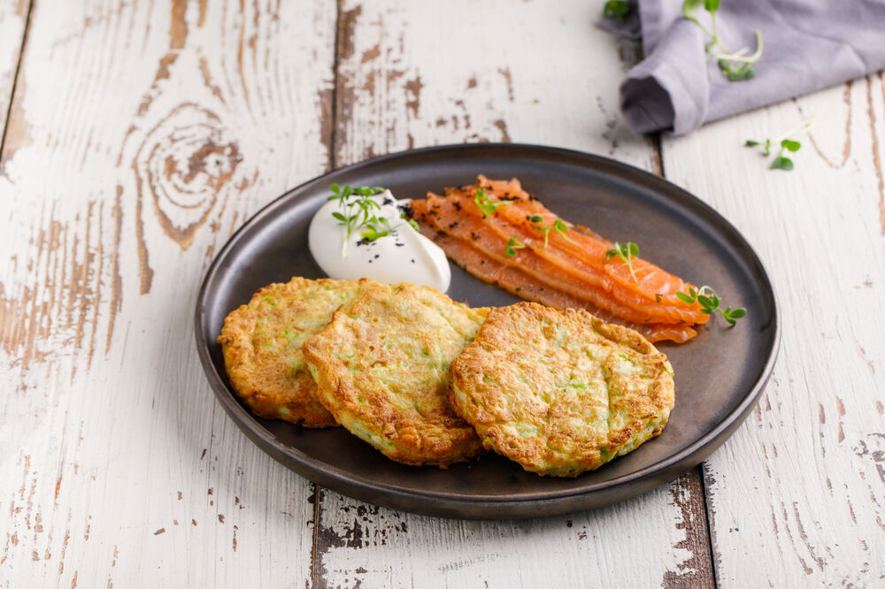 Marrow pancakes with salmon