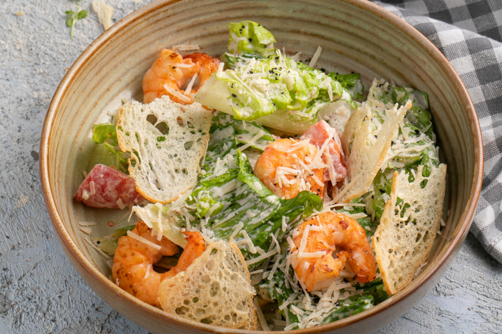 Caesar salad with chiken