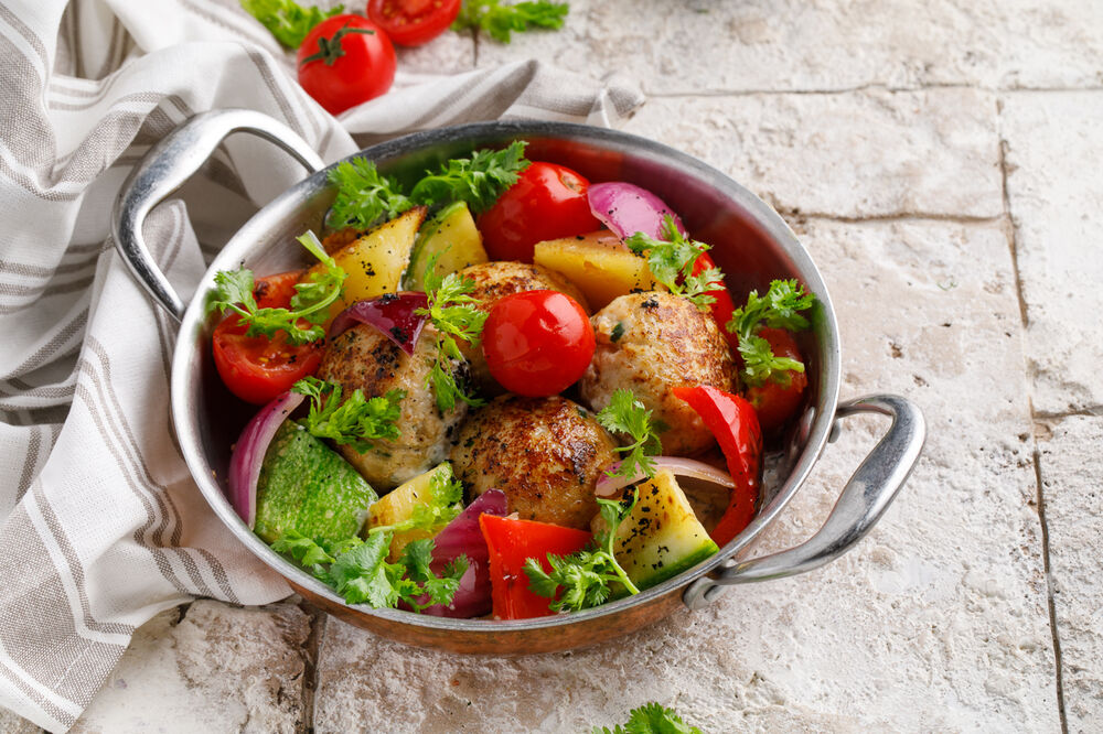 Turkey cutlets with vegetables