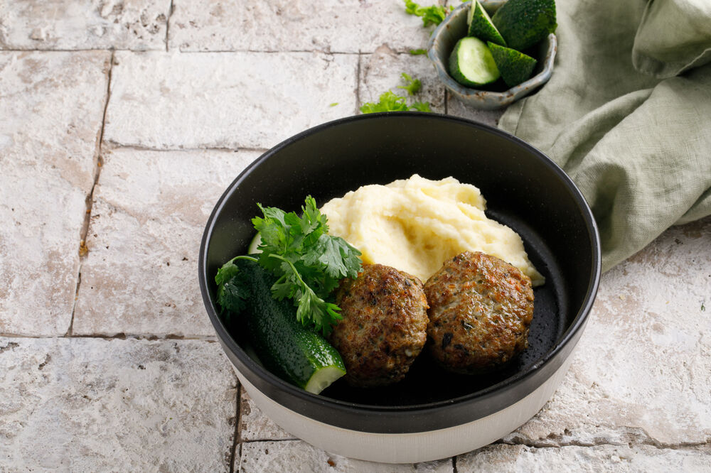 Cutlets by Petrovna with mashed potatoes