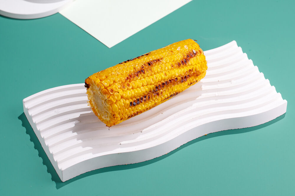 Grilled corn cob