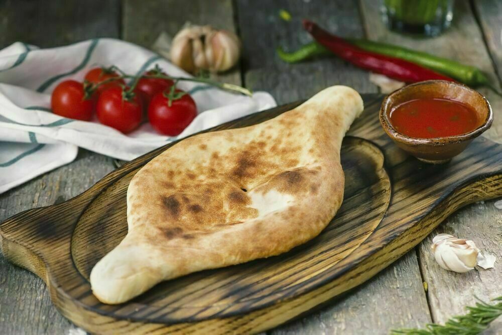 Thin pita cooked in tandoor