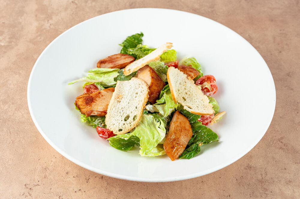  Caesar salad with chicken