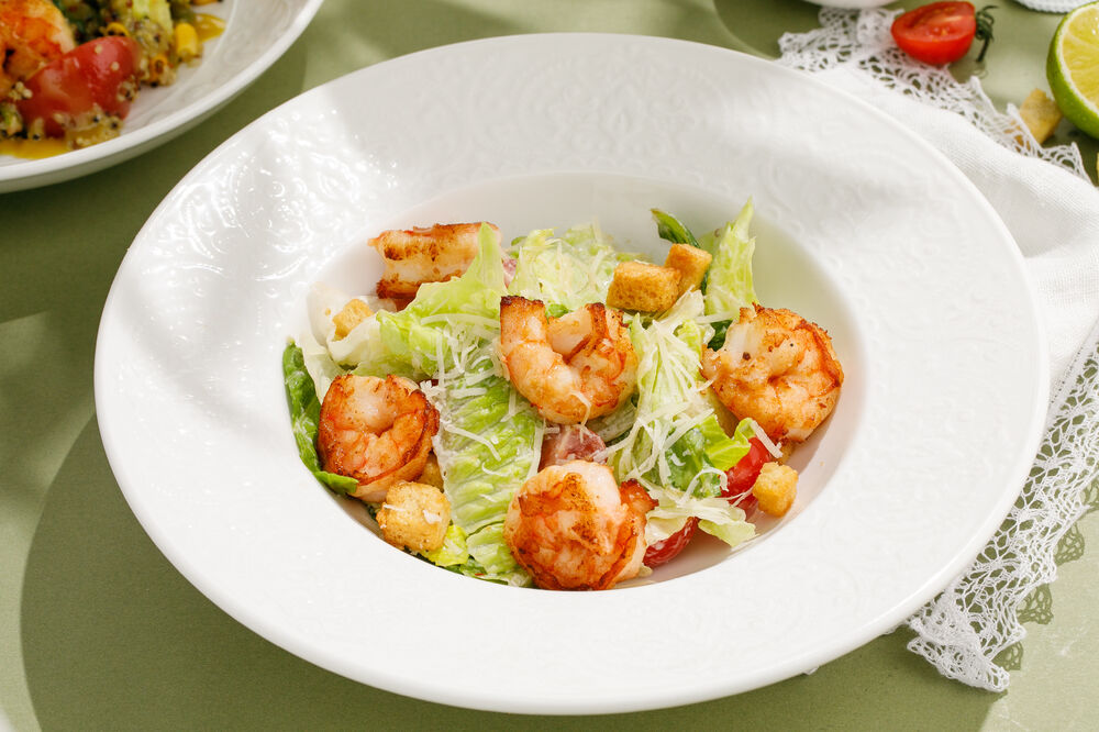  Caesar salad with shrimp