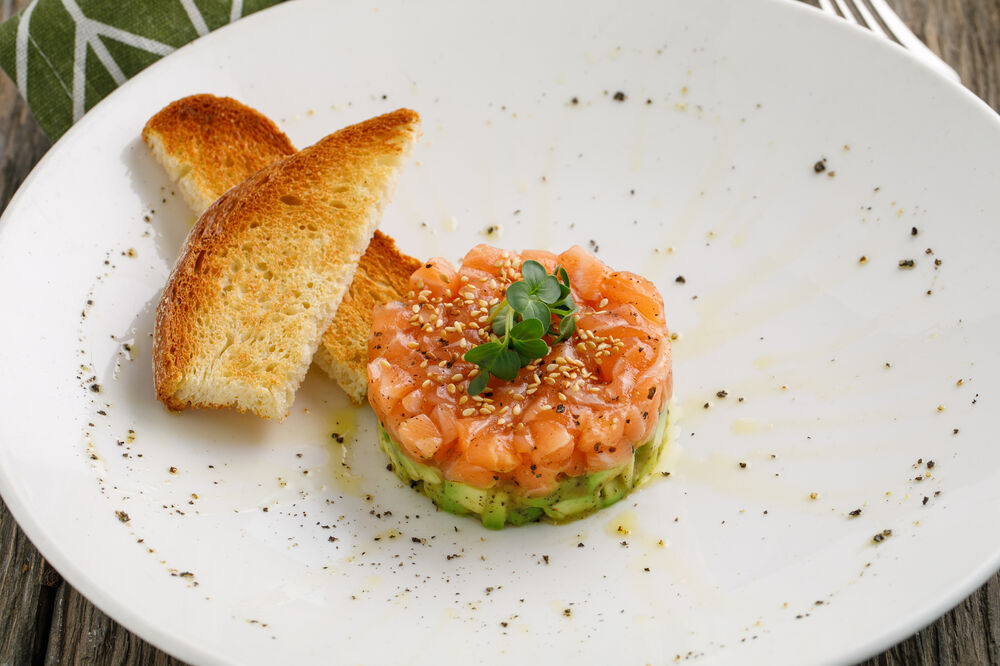 Salmon tartar