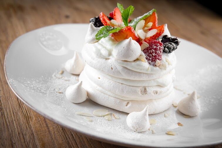 Meringue with butter cream