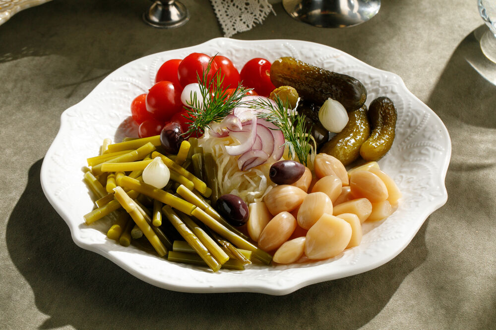  Assorted vegetable pickles