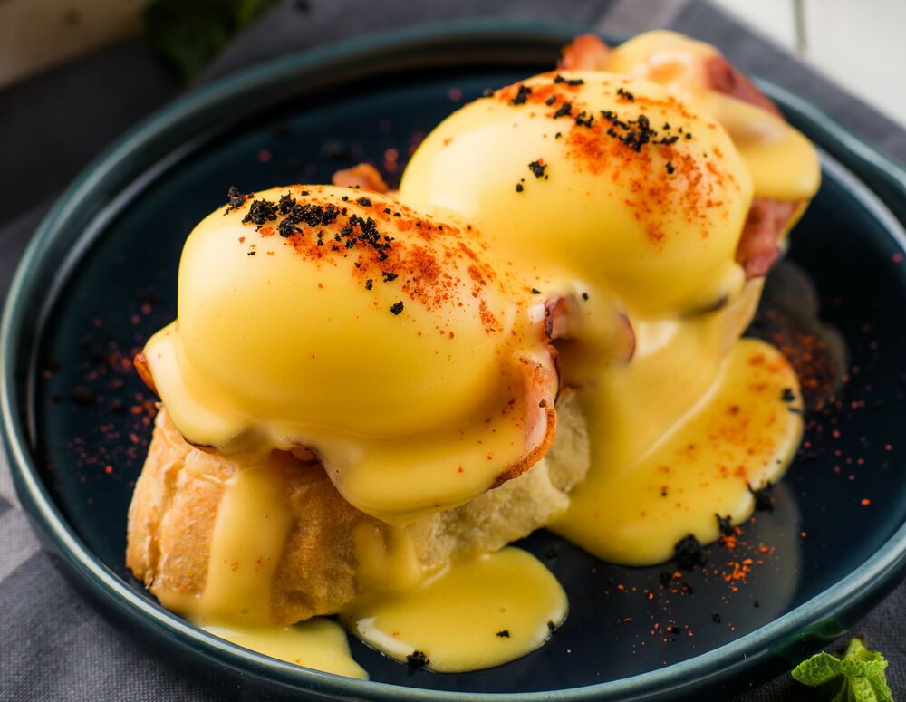Egg Benedict with bacon