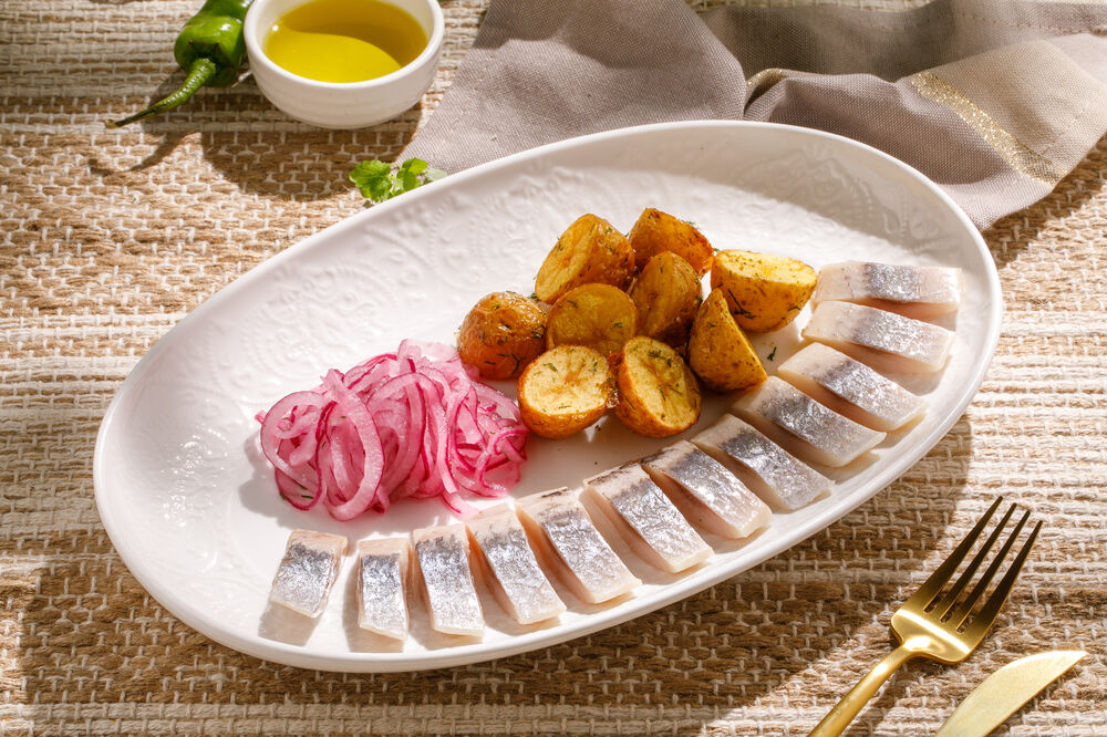 Herring with boiled potatoes