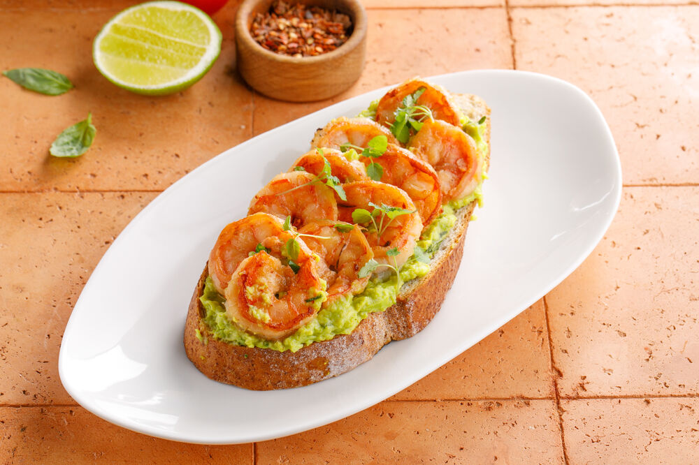  Bruschetta with shrimps and avocado mousse 2 pcs.