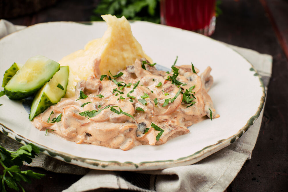 Beef Stroganoff with mushrooms and mashed potatoes