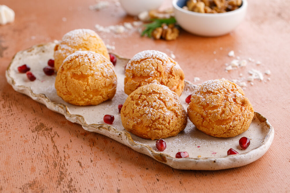 Choux pastry buns