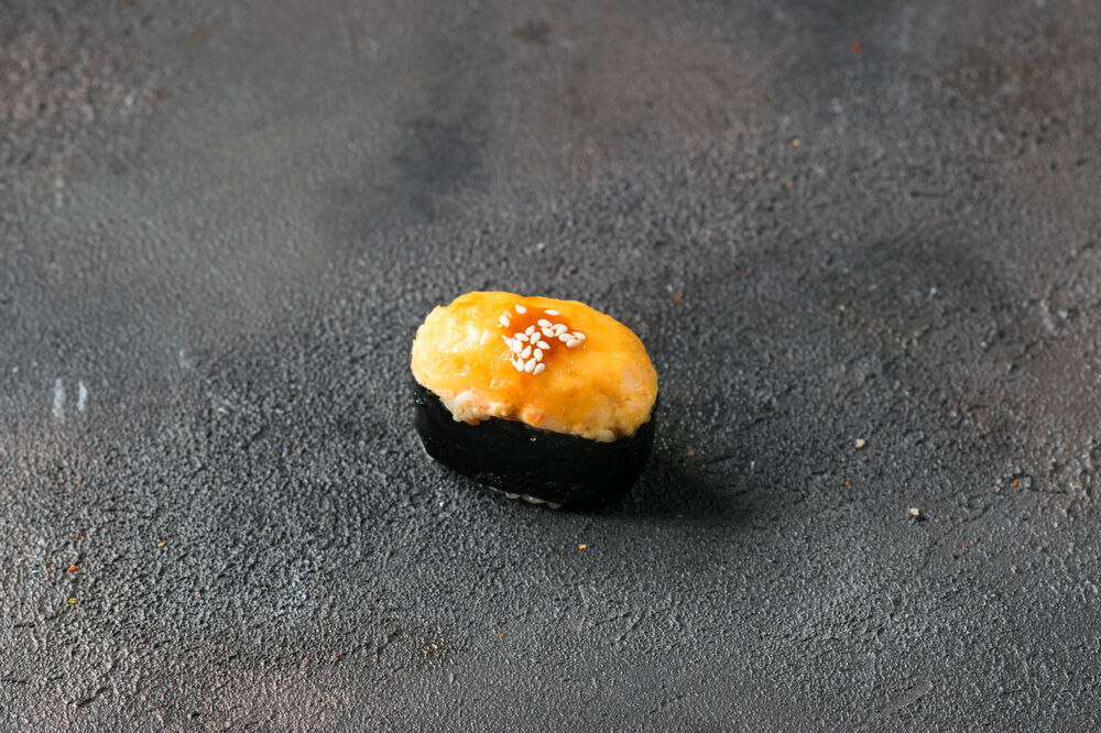 Запечённые суши с креветкой