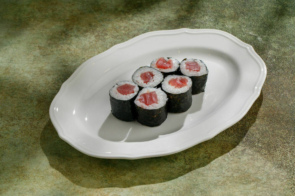 Roll with tuna