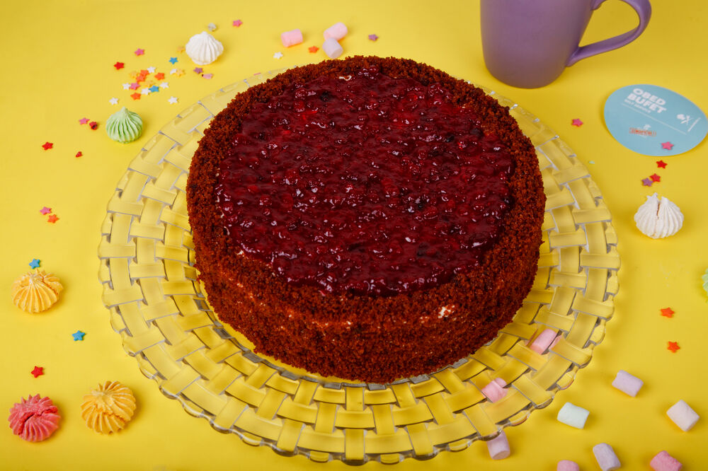Honey and cowberry cake