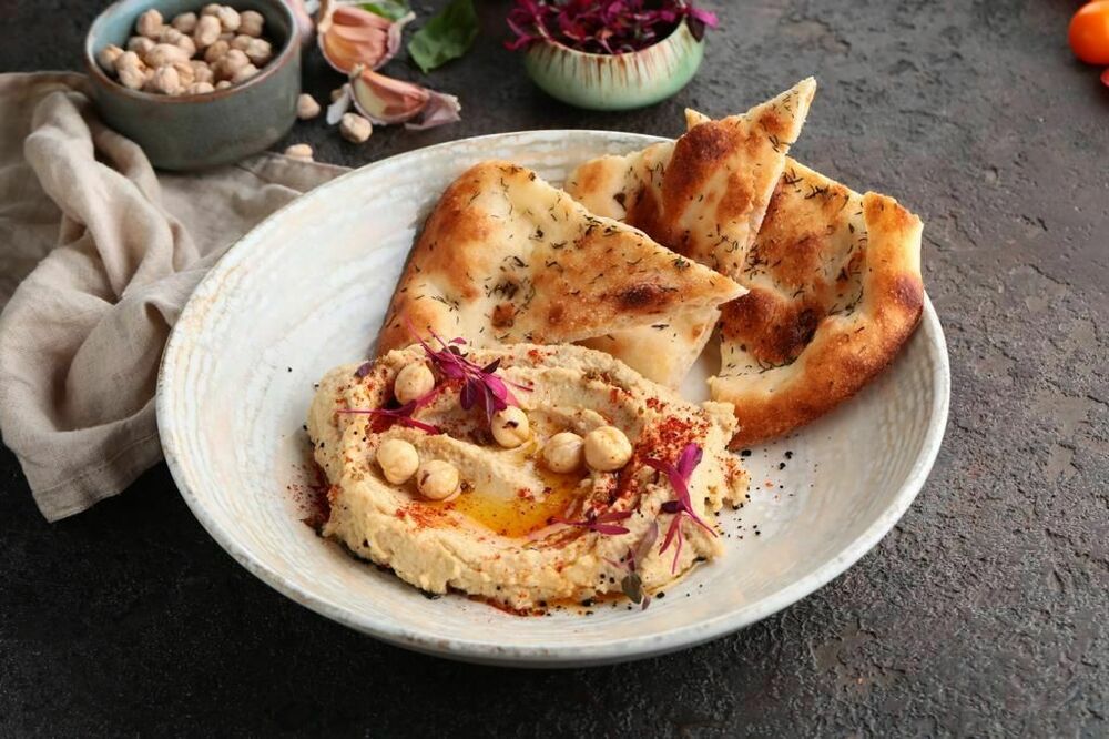 Bean hummus with wheat tortilla 