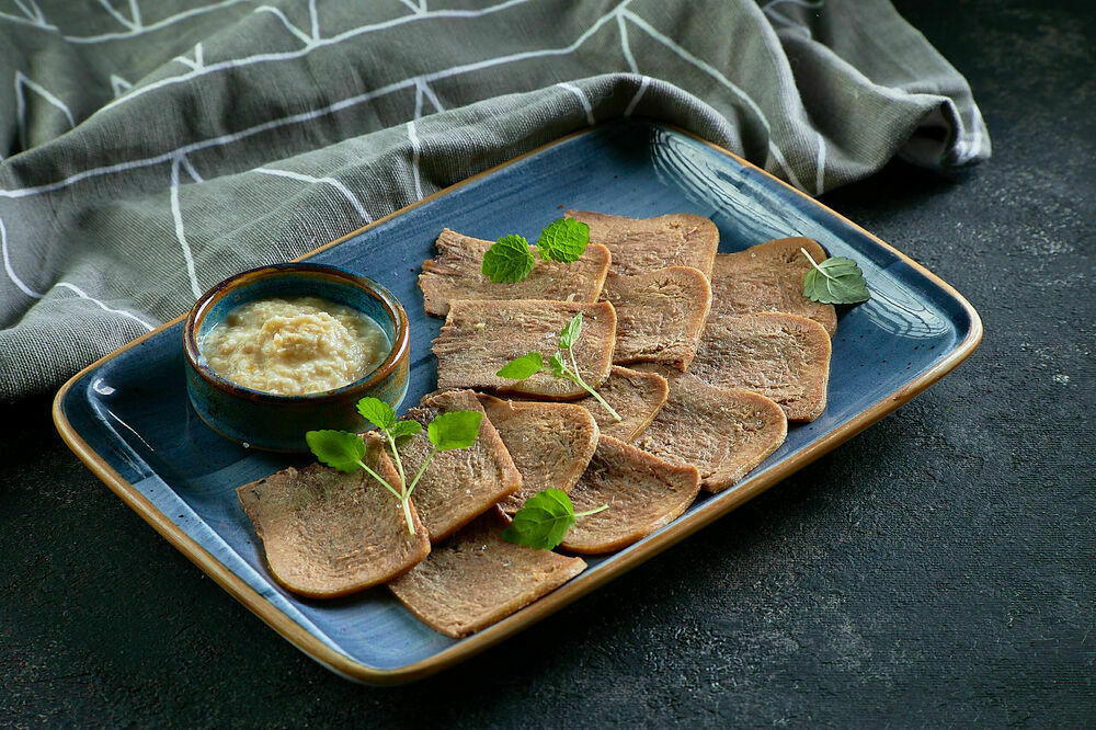 Отварной говяжий язык