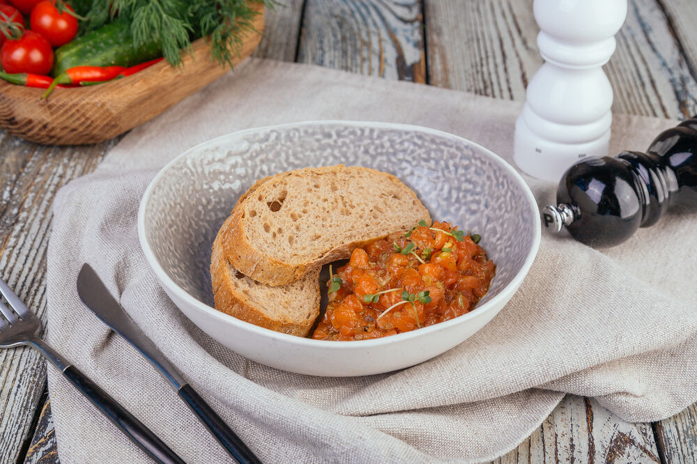 Salmon tartar
