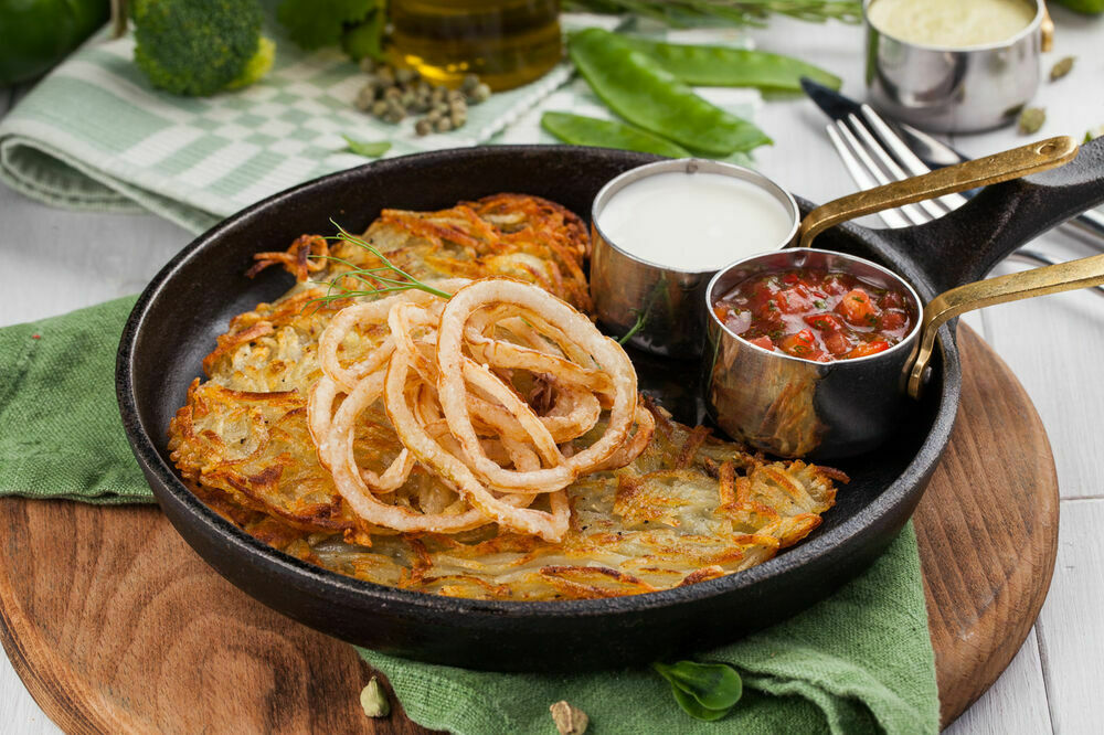 Potato pancakes with tomat salsa 