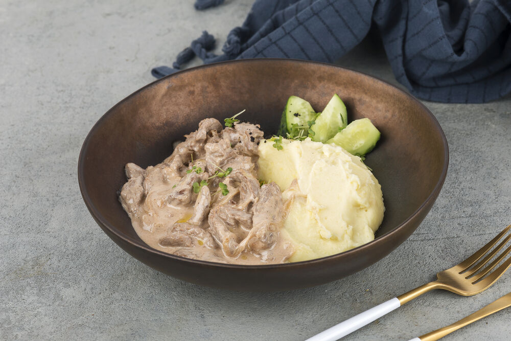 Beef Stroganoff with mashed potatoes