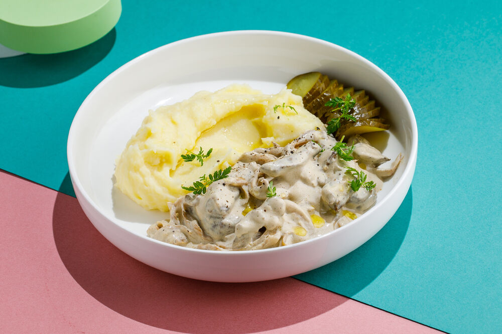 Beef Stroganoff with mashed potatoes