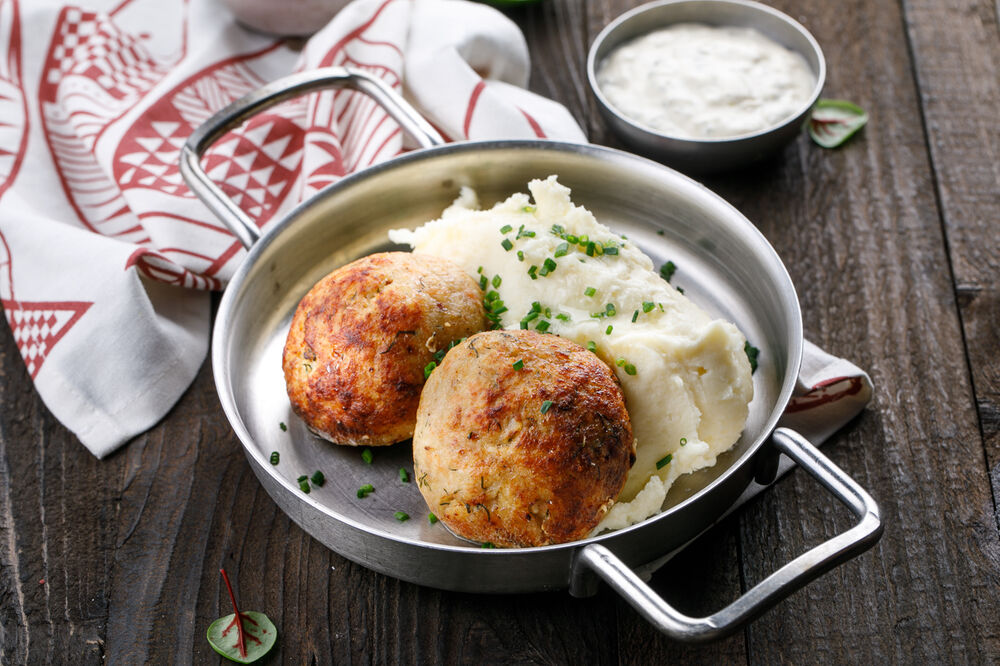 Fish cutlets with mashed potatoes