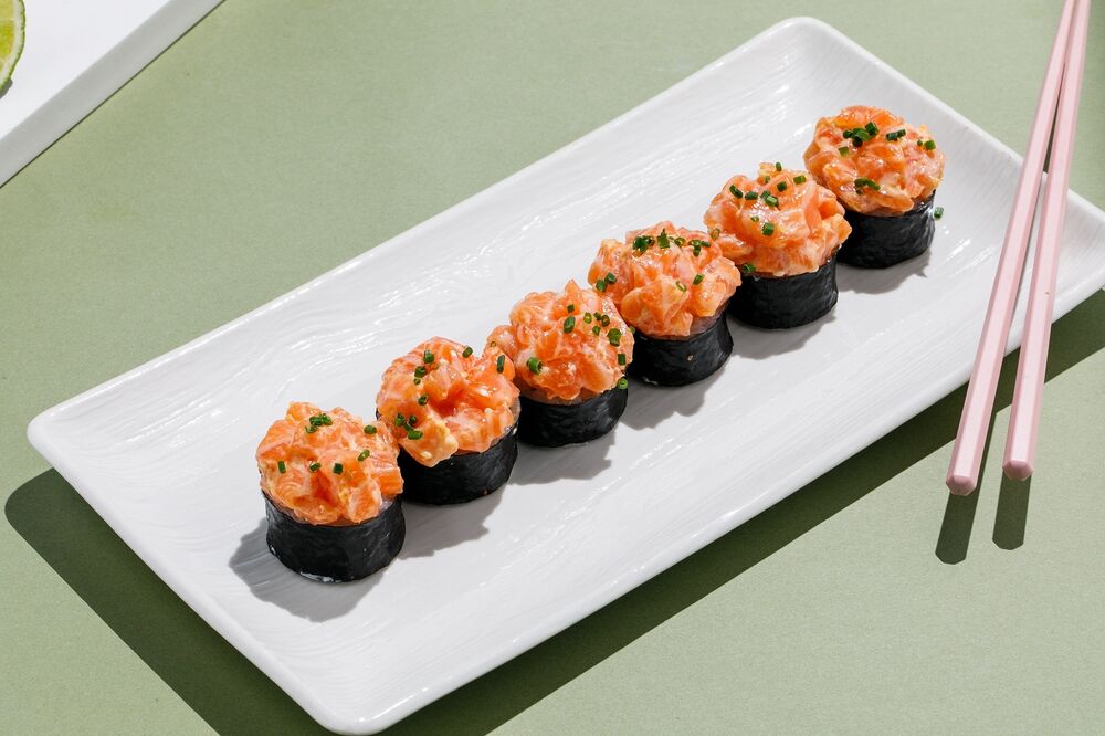Sharp roll with salmon