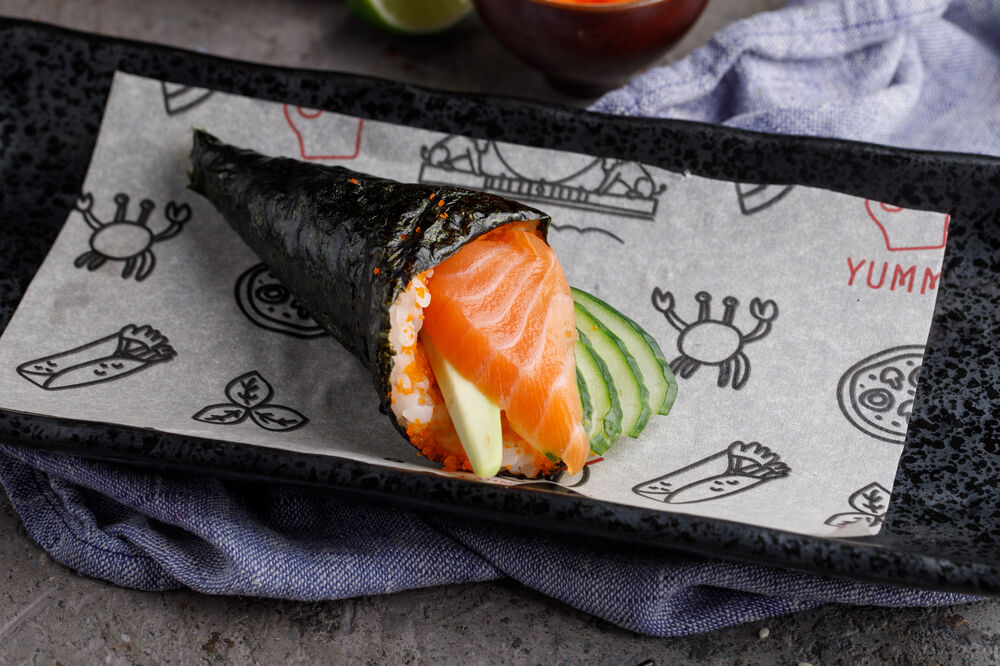 Hand roll "California" with salmon
