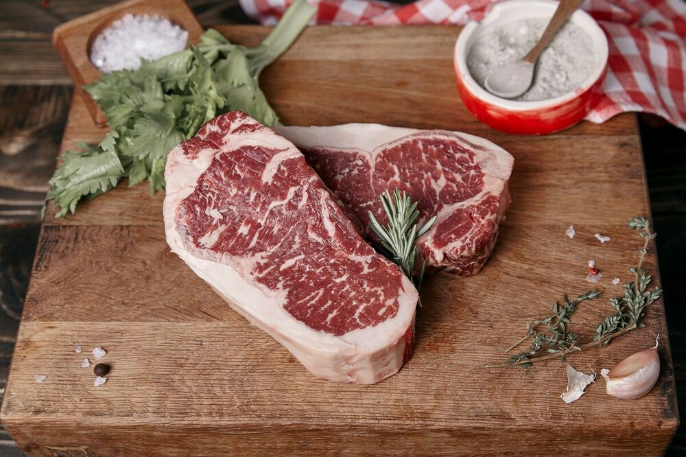 Striploin steak of intensive fattening 300 g