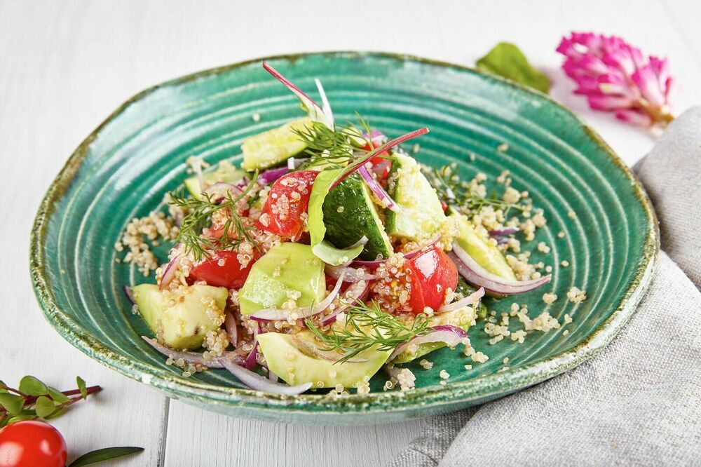 Vegetable salad with cinnamon