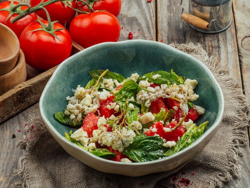 Salad of tomatoes with Hood's cheese