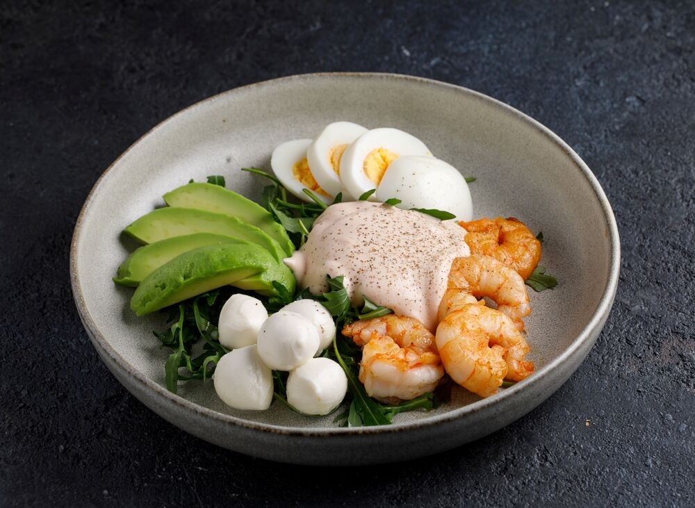 Mozzarella and shrimp salad