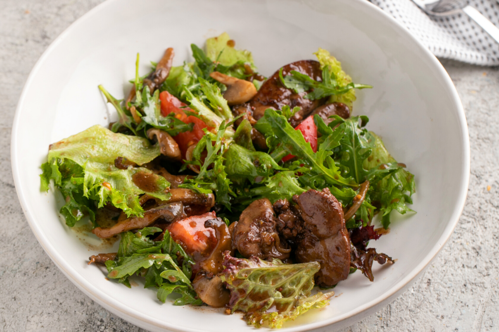 Warm salad with liver