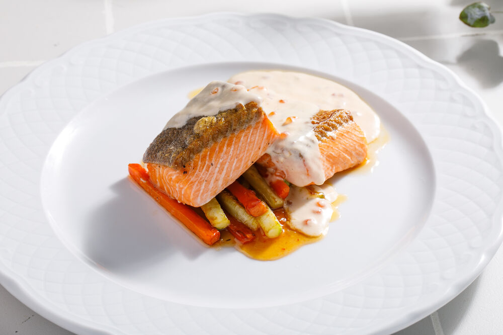 Trout fillet with baked milk sauce 