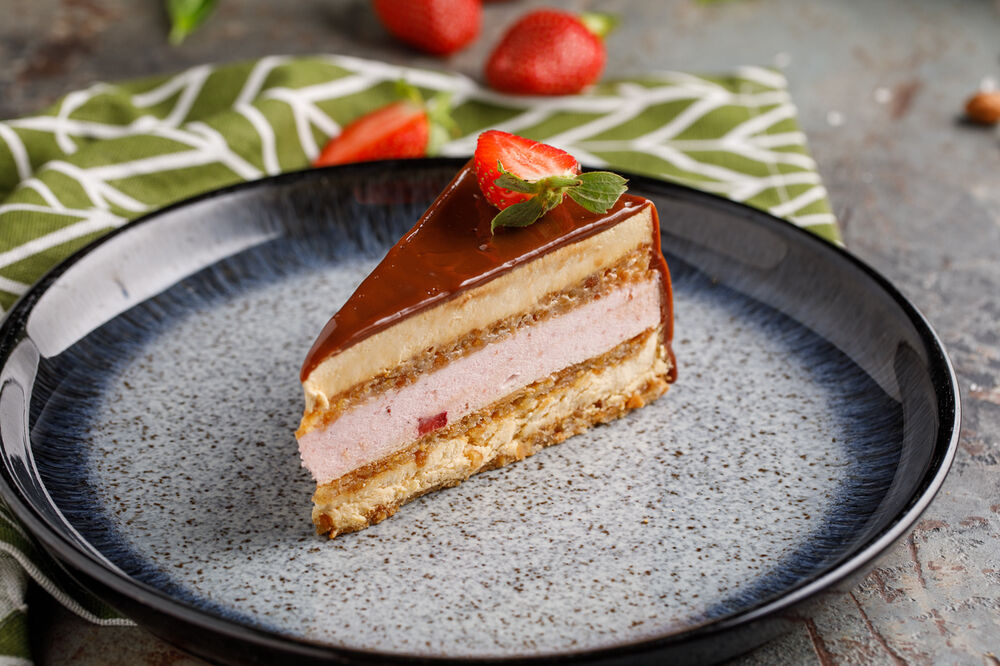Gluten-free creme brulee cak