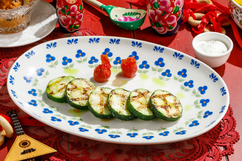 Fried zucchini with garlic