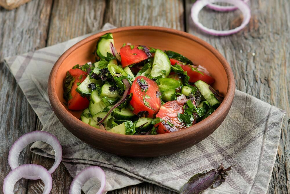 Georgian vegetable salad with spice