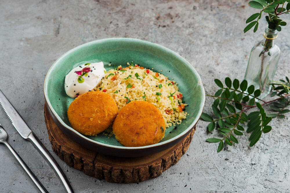Carrot cutlets with couscous