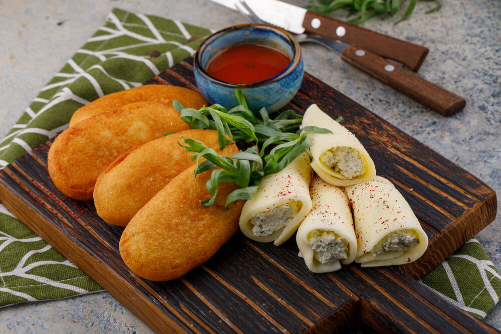 Golden mchadi with Suluguni cheese