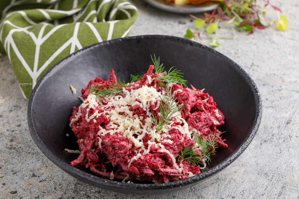 Salad with tender beef with smoked cheese Suluguni