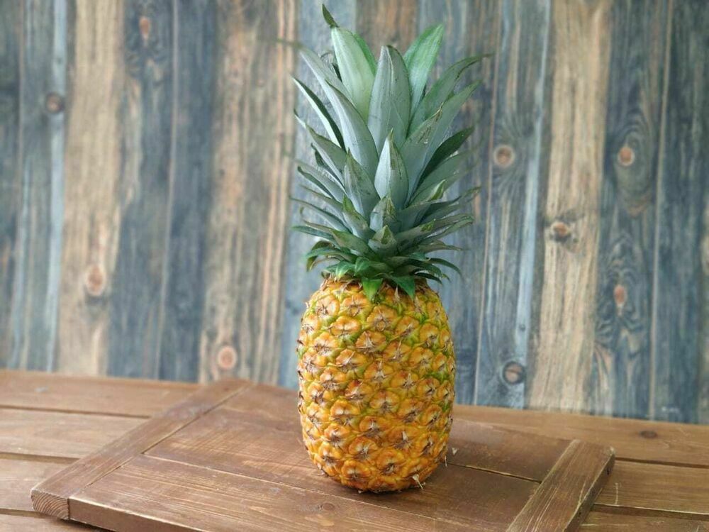 Pineapple 1 pcs