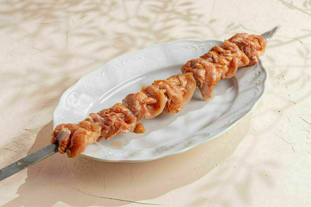 Шашлык из куриного бедра 1 кг