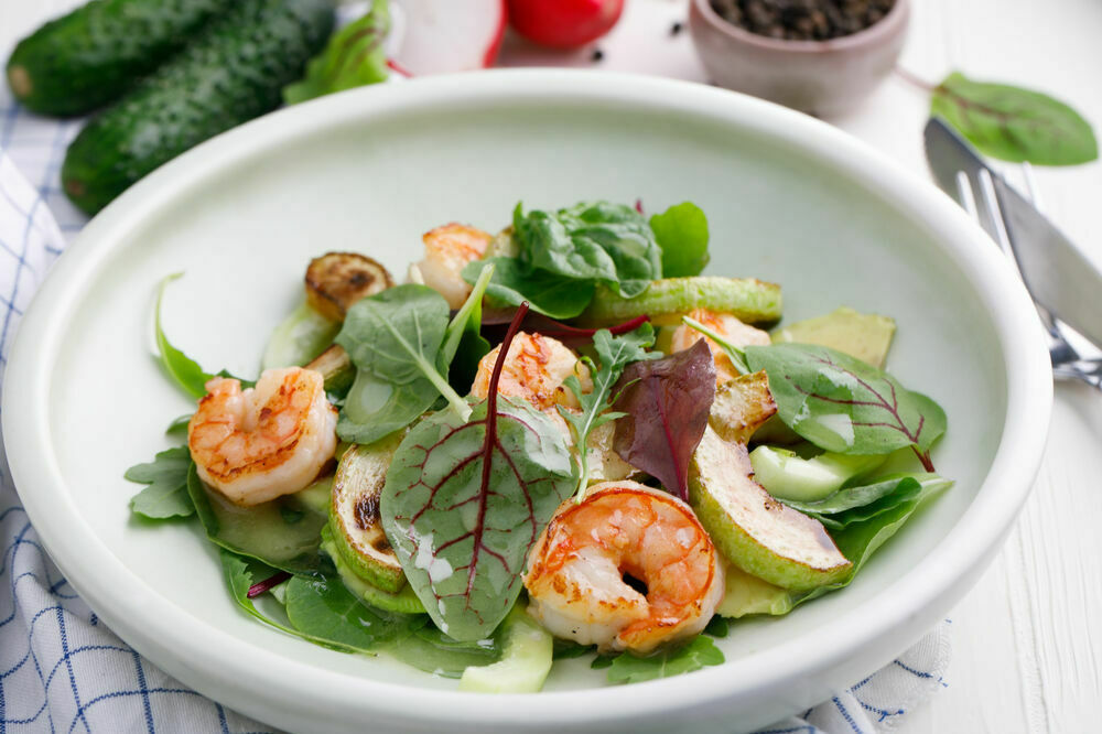 Shrimp salad with zucchini and avocado